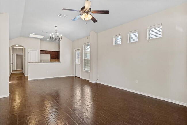 Building Photo - 119 Creekside Villa Dr
