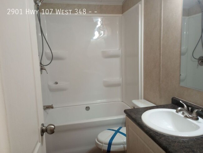 Foto del edificio - 2 bed 1 bath available!