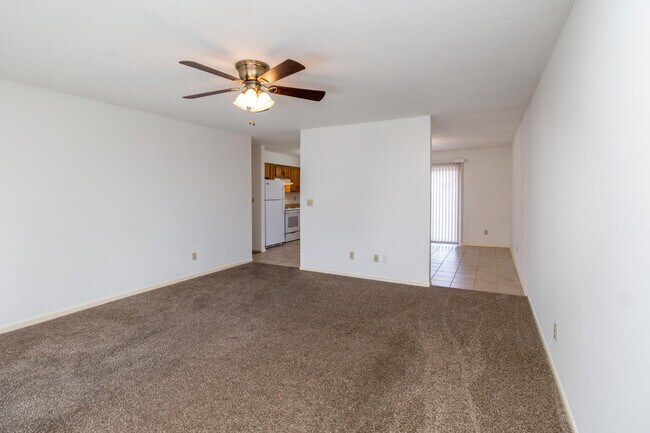 Building Photo - 2509 Hollyhock Dr