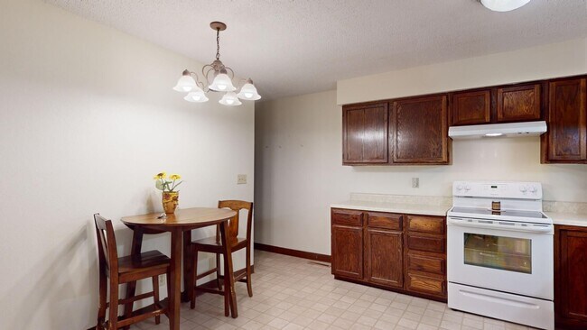 Building Photo - Quiet Area - Great Place to Call "Home"