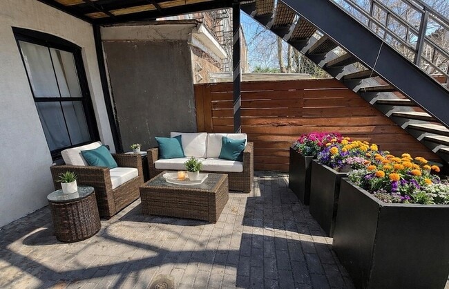 Photo - 612 Hancock St Apartment