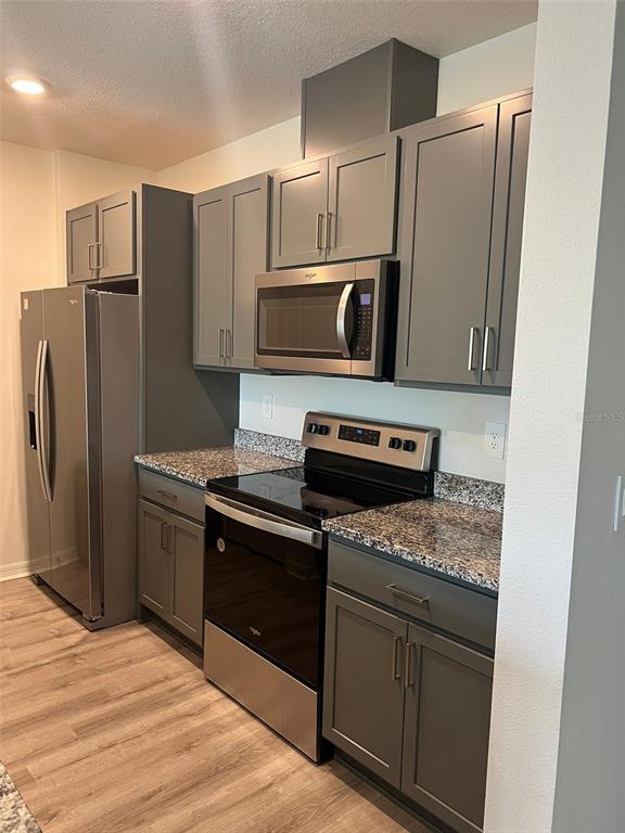 Foto del edificio - 661 Stoney Pointe Cir