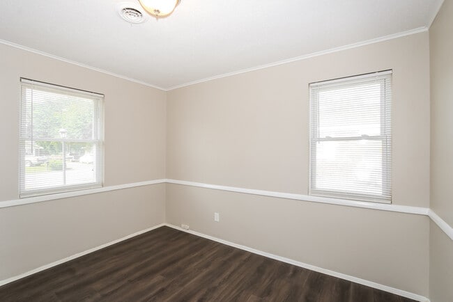 Building Photo - 4532 Shawnee Dr