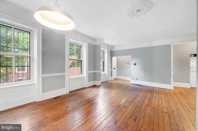 Building Photo - 641 N 16th St