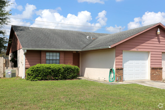 Foto del edificio - Villas At Pine Hills