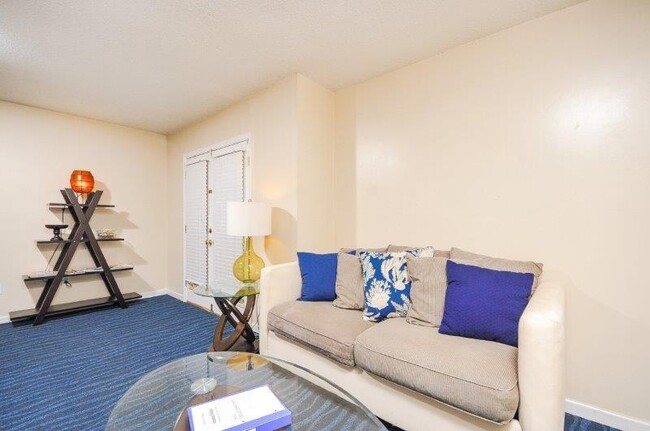 Foto del edificio - 3595 Woodbriar Cir