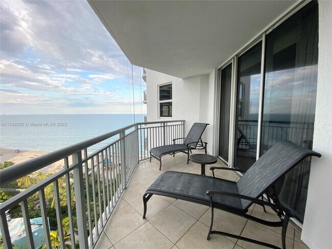 Foto del edificio - 17375 Collins Ave