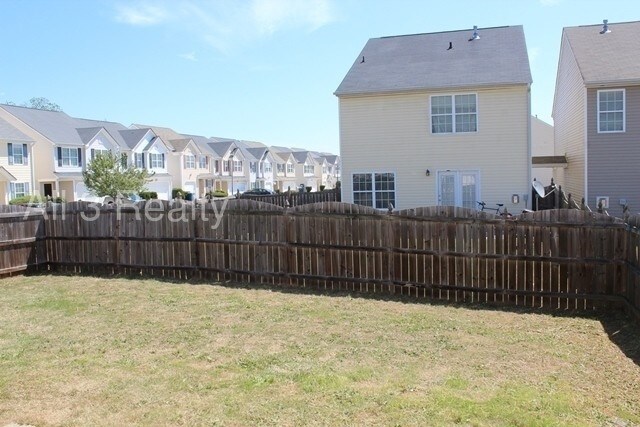 Building Photo - 15 Chandler Trace