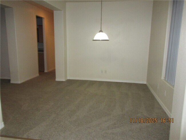 Foto del edificio - 2016 John Wayne Dr