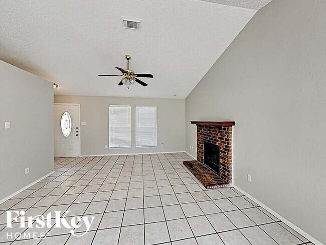 Foto del edificio - 3729 Flintwood Trail