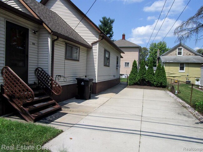 Foto del edificio - 421 Poplar St