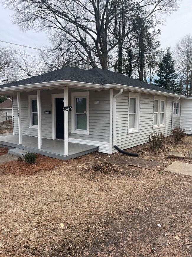 Photo - 1542 24th St NE House