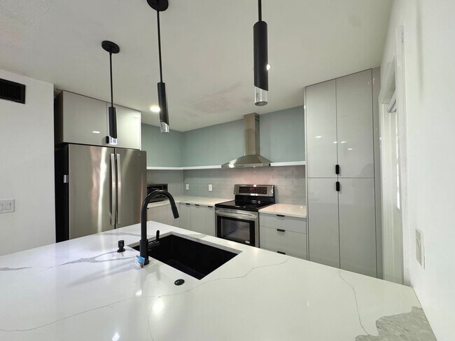 Foto del edificio - 3005 1/2 NW 68th St, 9D
