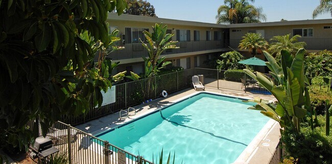 Foto del edificio - Palm Estates Apartments