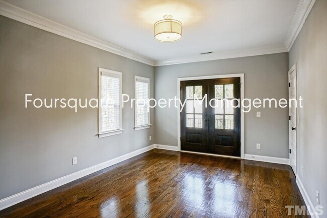 Building Photo - 1104 Hobson Ct