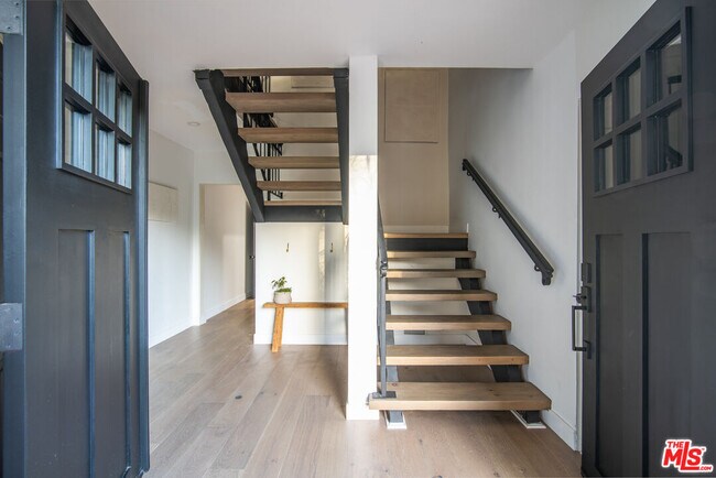 Foto del edificio - 9265 Thrush Way
