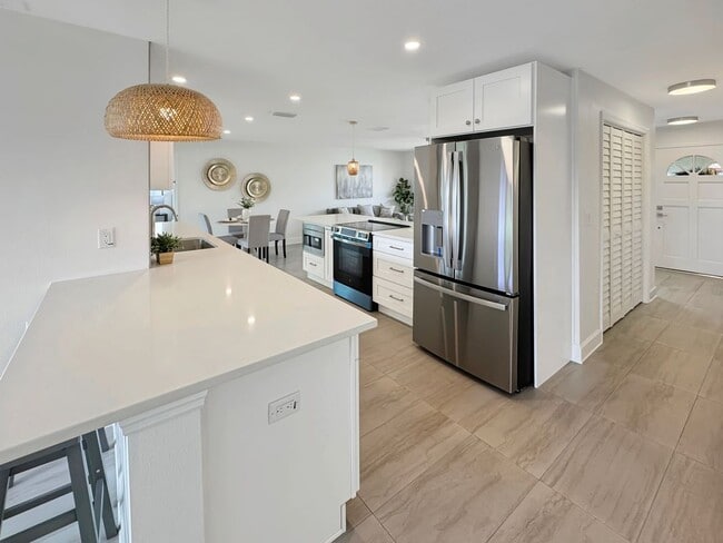 Building Photo - 9907 Island Harbor Dr