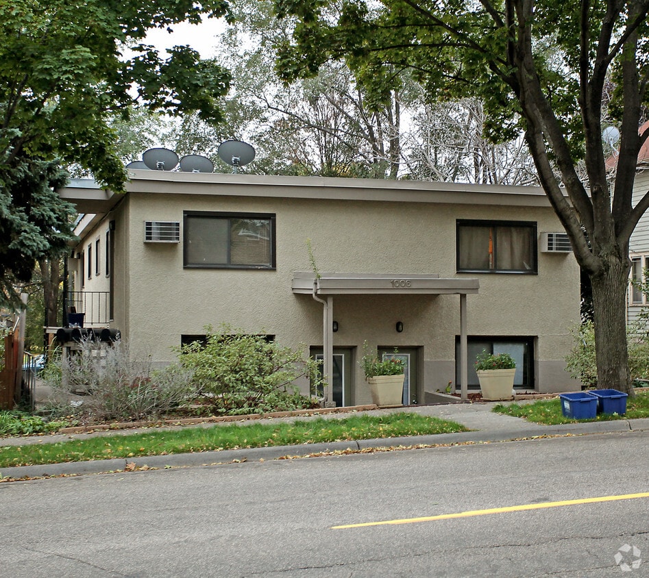 Primary Photo - 1006 Randolph Ave