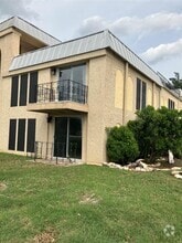 Building Photo - 5918 Lago Vista Way