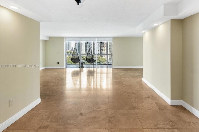 Building Photo - 145 SE 25th Rd