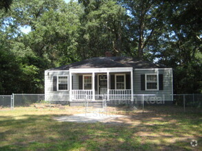 Building Photo - 1518 Forest Dr