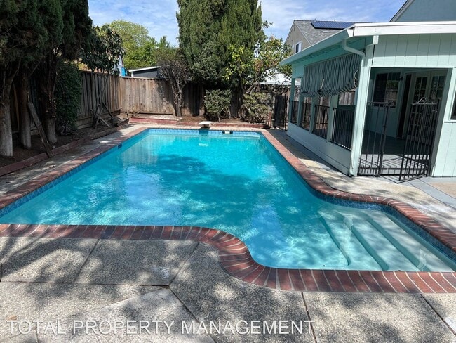 Building Photo - 5 br, 2 bath House - 3137 JENKINS AVE.