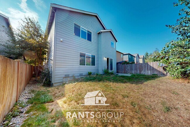 Foto del edificio - 5-Bedroom Home in Eagle Court with Easy I-...