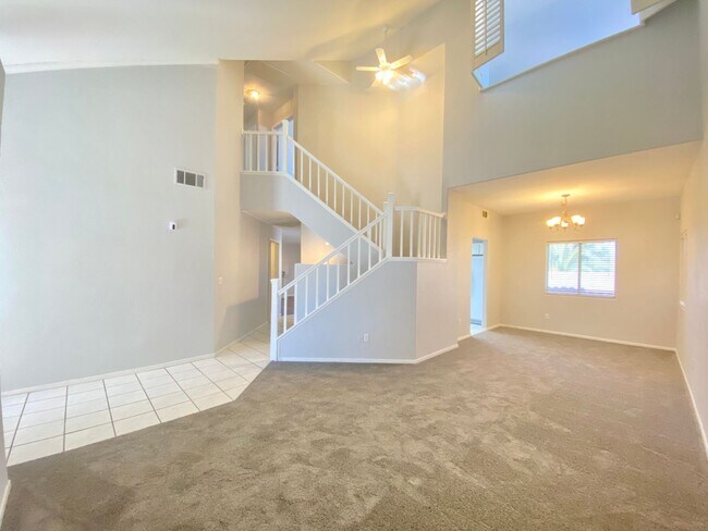 Foto del edificio - FANTASTIC SINGLE-FAMILY HOUSE WITH 4 BEDROOMS