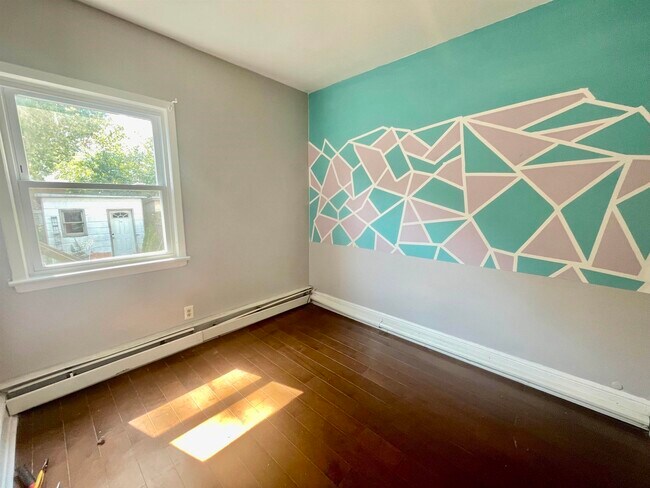 Building Photo - 273 BOYD Ave