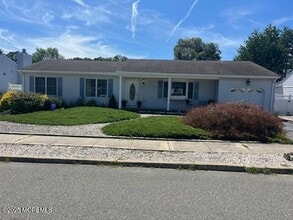 Building Photo - 413 Earl Dr
