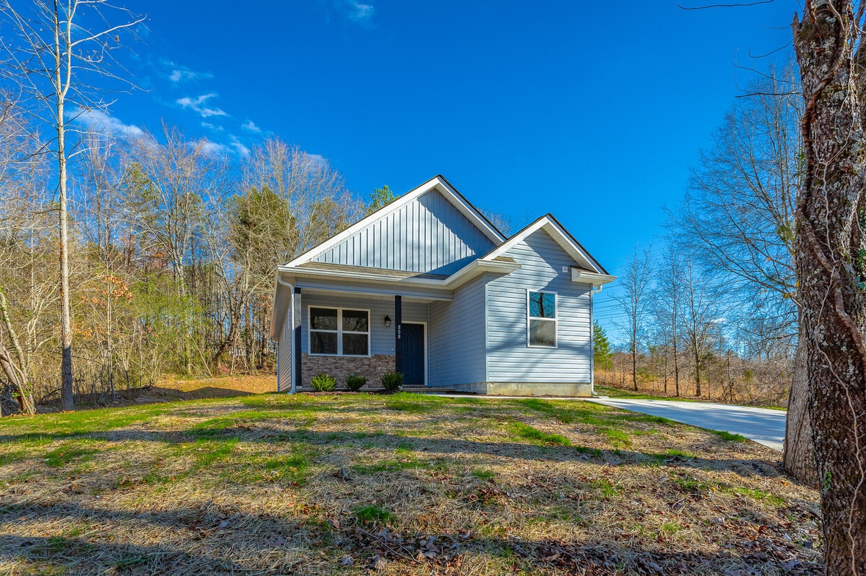 Primary Photo - 808 Hogan Rd