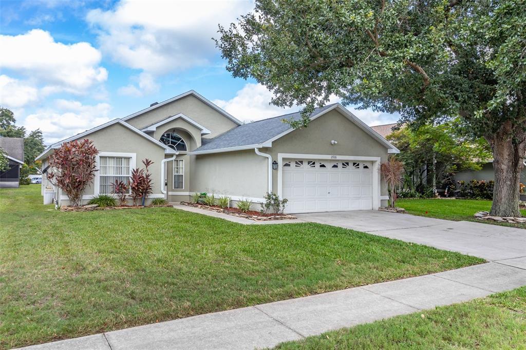 Foto principal - 2936 Twin Oaks Dr