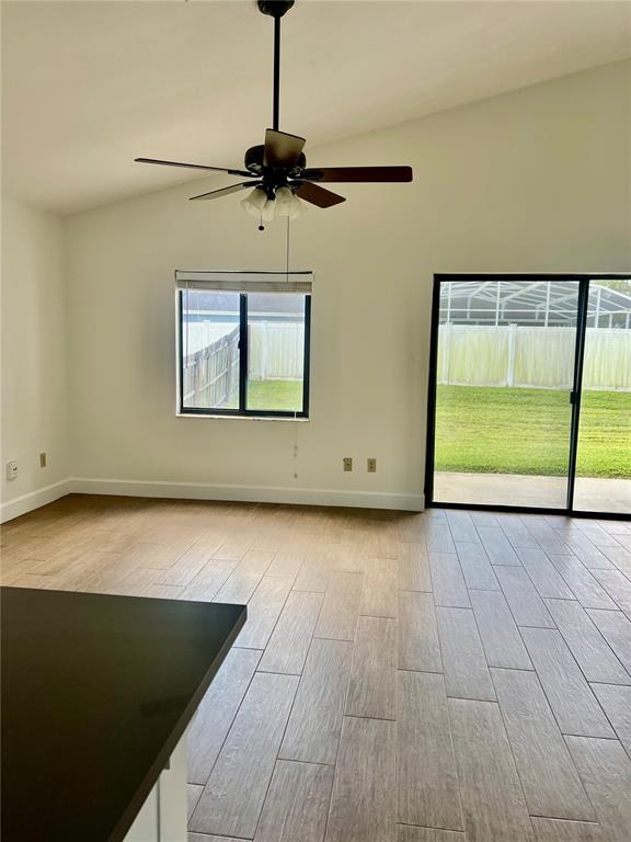 Foto del edificio - 1040 Manigan Ave