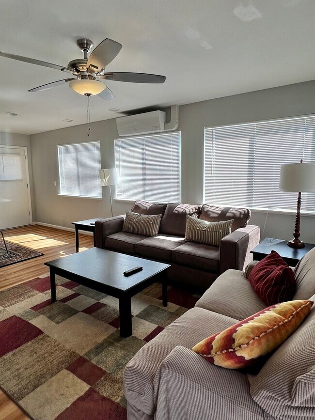 Building Photo - 561 Claremont Street Unit B - Your new hom...