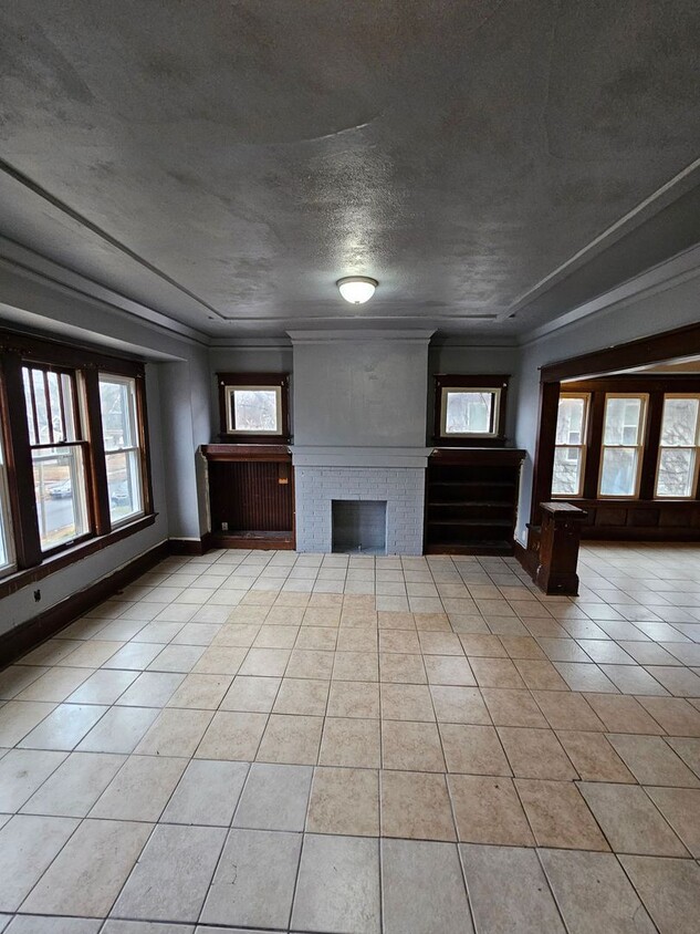 Primary Photo - 3045-3047 N 39th St.