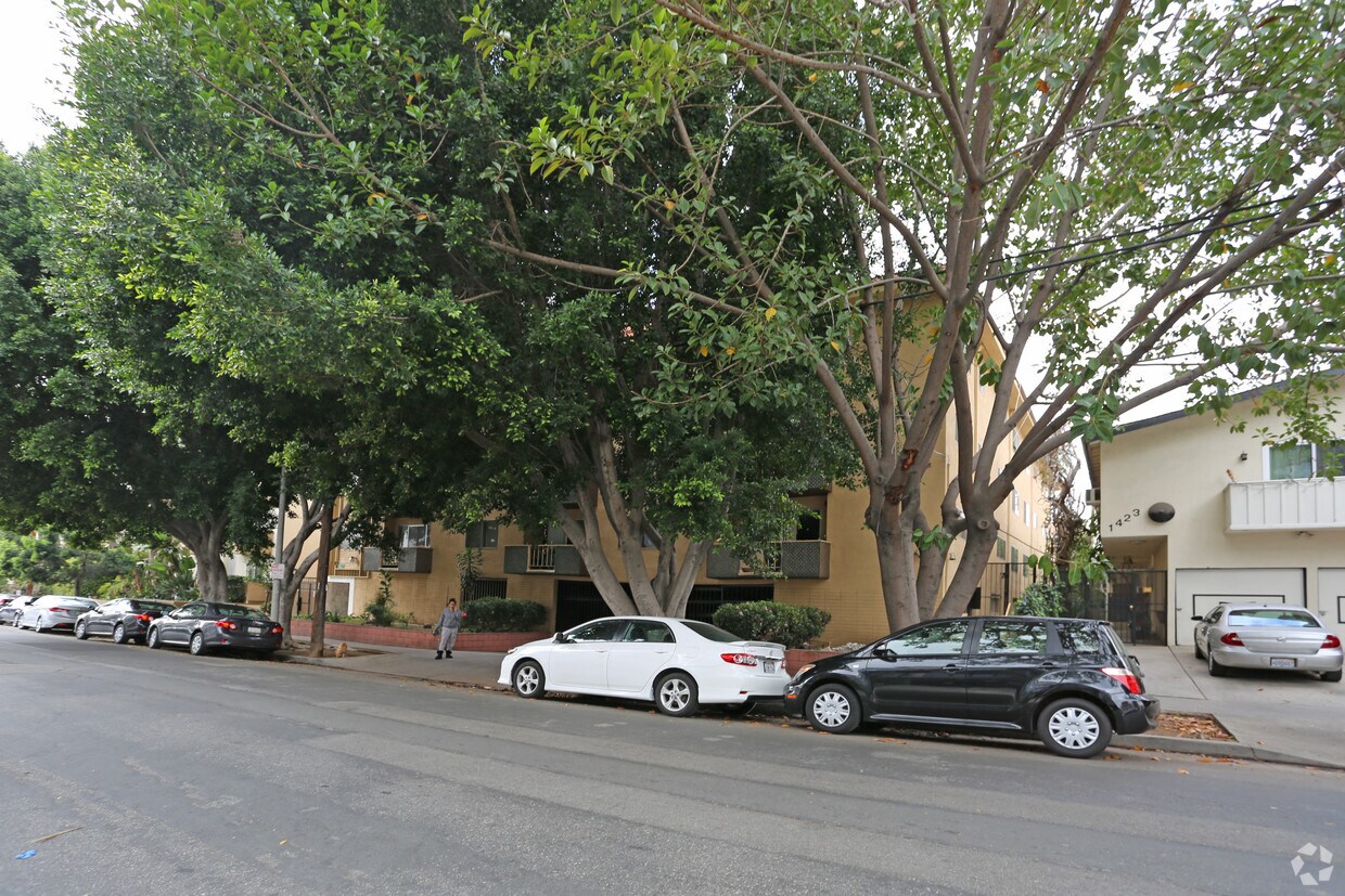 Foto principal - 1411 N Fuller Ave