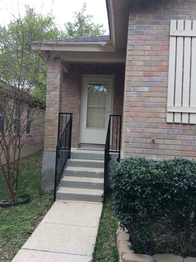 Building Photo - 934 Cheyenne Creek