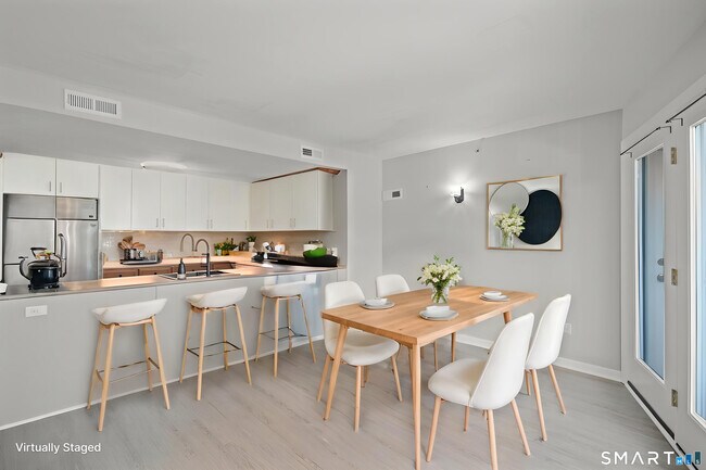 Foto del edificio - 3250 Fairfield Ave