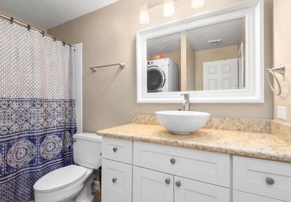 Foto del edificio - 661 Bering Dr