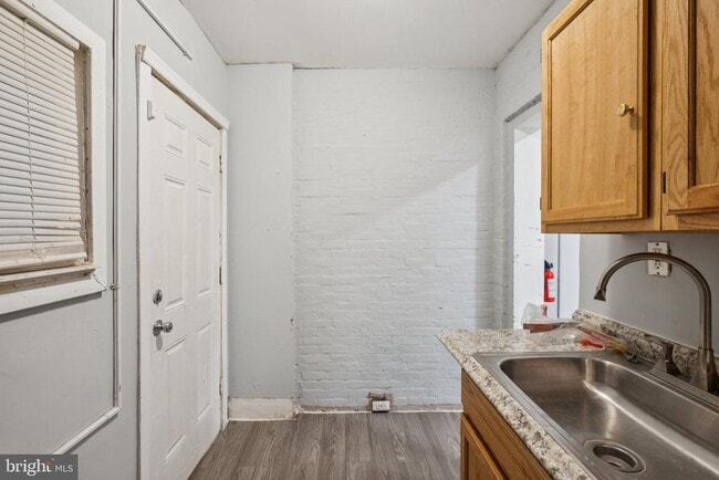 Building Photo - 1316 W Clementine St