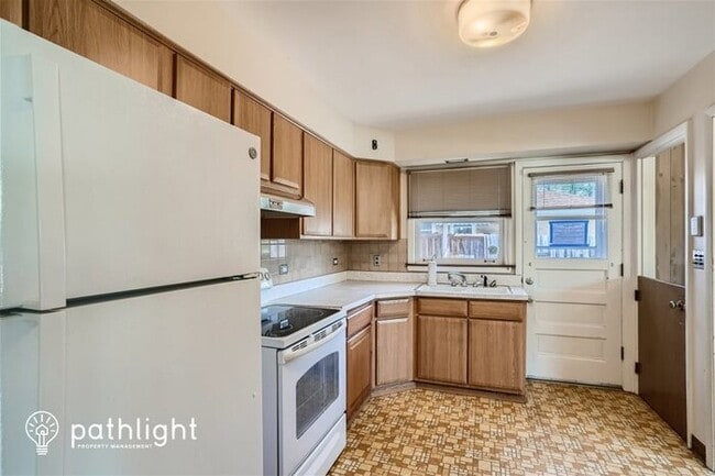 Building Photo - 8512 Frontage Road, Morton Grove, IL, 60053