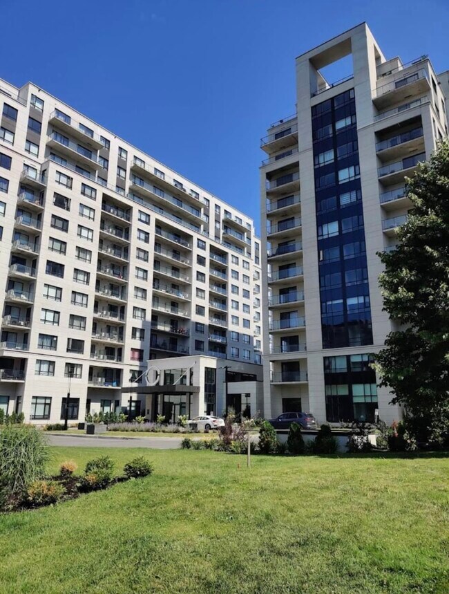 5885 MarcChagall Av Unit 602, Cote SaintLuc, QC H4W 0C1 Condo for