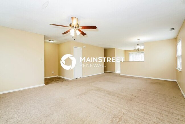 Building Photo - 3 Bedroom Pet-Friendly Home in Indianapoli...