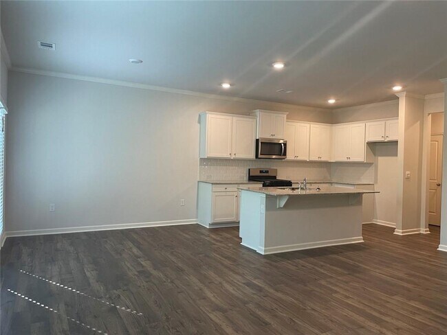 Building Photo - 2202 Blue Monarch Dr