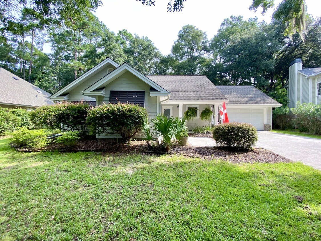 Primary Photo - Single Family Home in Victoria Bluff!