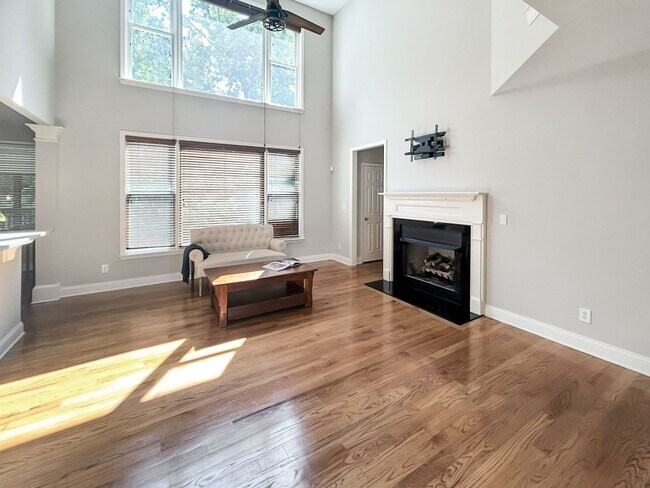 Foto del edificio - Stunning 5-Bedroom Executive Home in Kennesaw’s Preserve Falcon Hills!