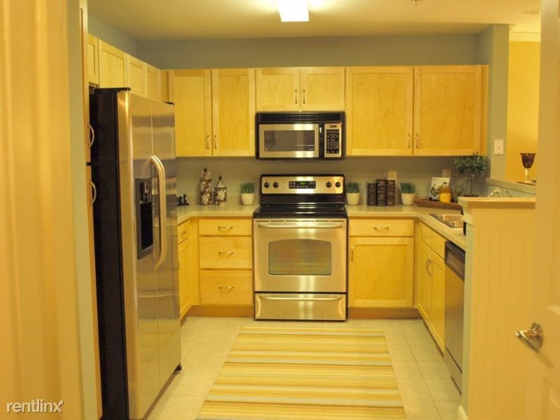 Building Photo - 2813 Bloomfield Ln