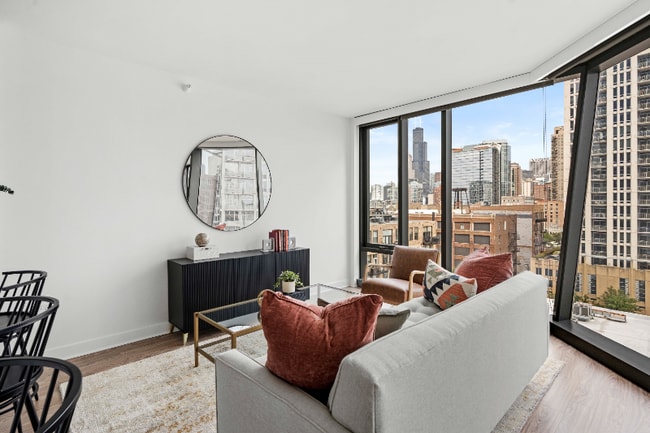 Photo - 1304 S Michigan Ave Apartment