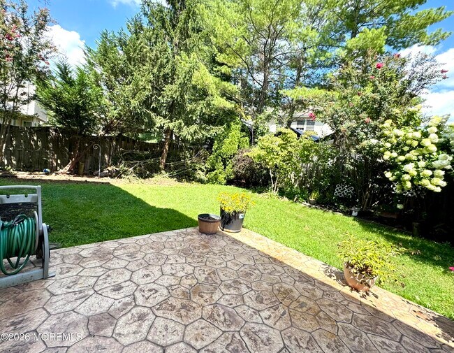 Foto del edificio - 3 Longbrook Ln