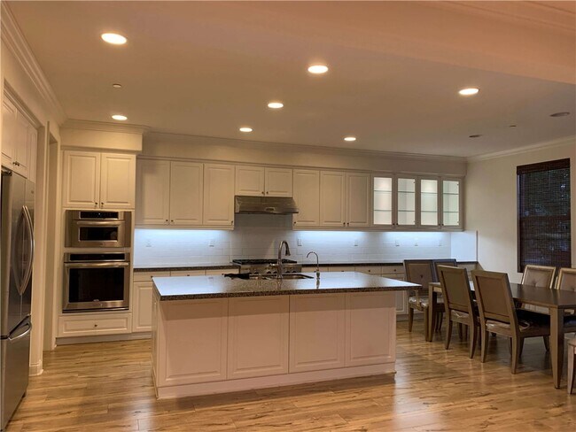 Foto del edificio - 166 Willowbend